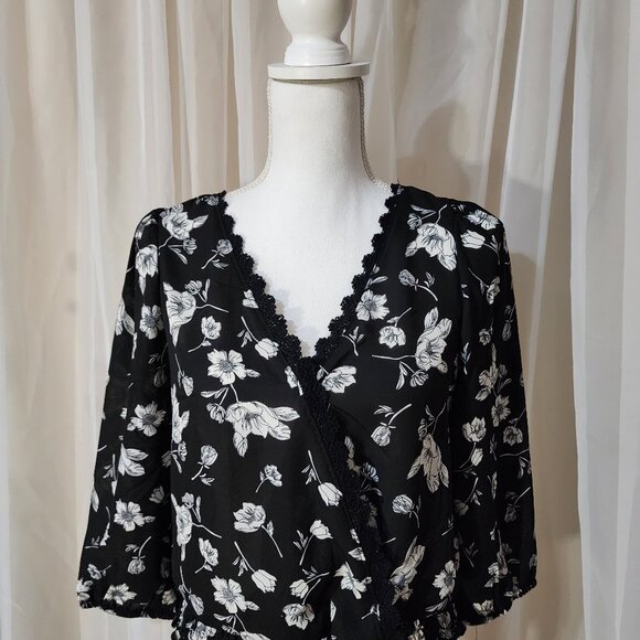 NWT- Black and White Floral Blouse - Picture 1 of 5